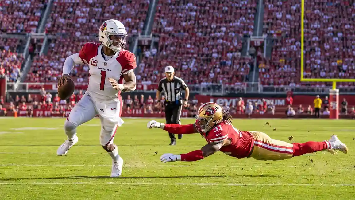 Arizona Cardinals vs 49ers match action